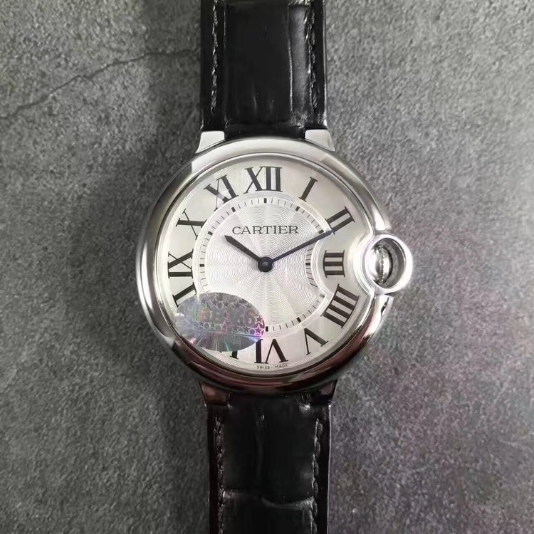 V6공장 까르띠에 발롱블루 드 까르띠에 36 화이트다이얼 가죽스트랩 론다쿼츠 Cartier Ballon Bleu de Cartier 36mm