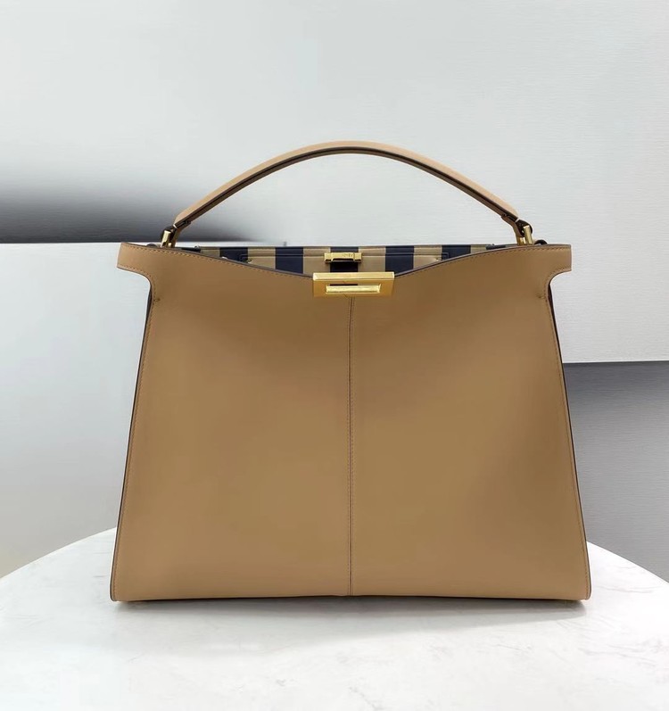 펜디 피카부 x라이트 라지 42cm